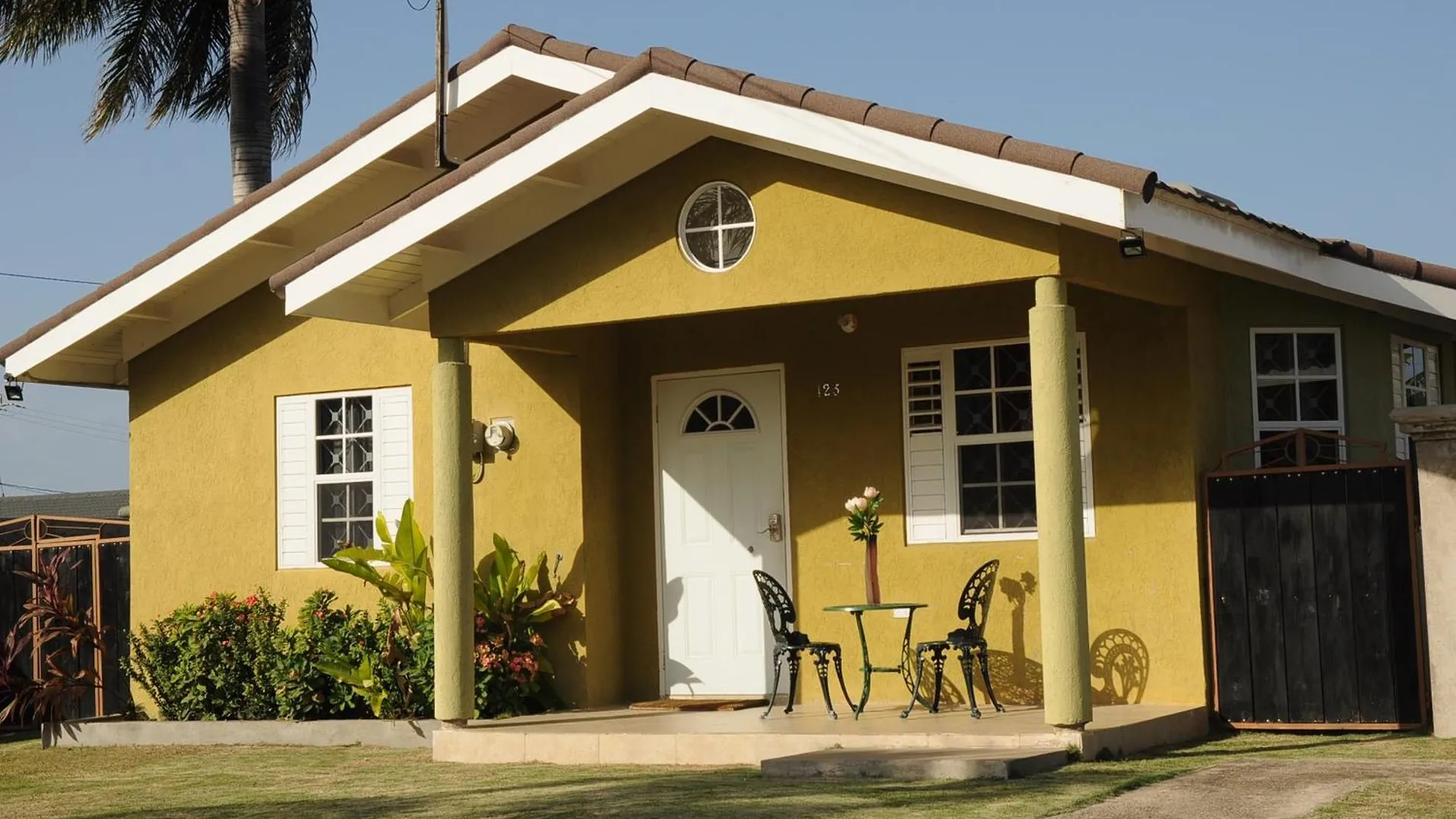 Villa Ochi Rios Drax Hall 3 Bed Sleeps 7 Exquisitely Fully Furnished Accommodations Ocho Rios